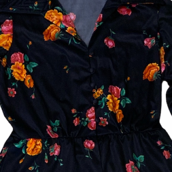 Vintage Floral Button Down Blouse - Picture 8 of 8